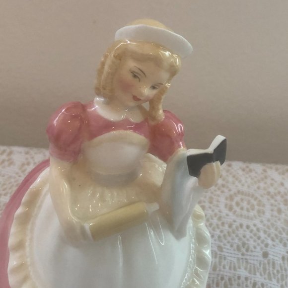 Retired Vintage Authentic Royal Doulton Figurine Cookie Girl Rolling Pin HN 2218 - Picture 2 of 7